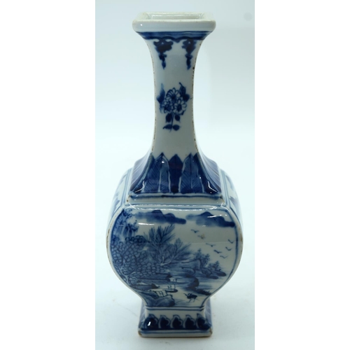 3159 - A Chinese blue and white vase 24cm.