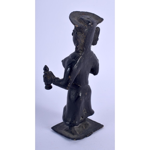 525 - A 15TH/16TH CENTURY INDIAN BRONZE FIGURE OF KALI. 13 cm high.