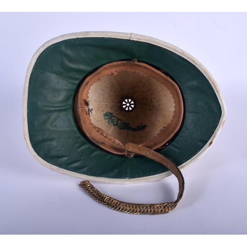 562 - A ROYAL MARINES PITH HELMET with Kings Crown Officers Helmet Badge 32 cm x 24 cm.