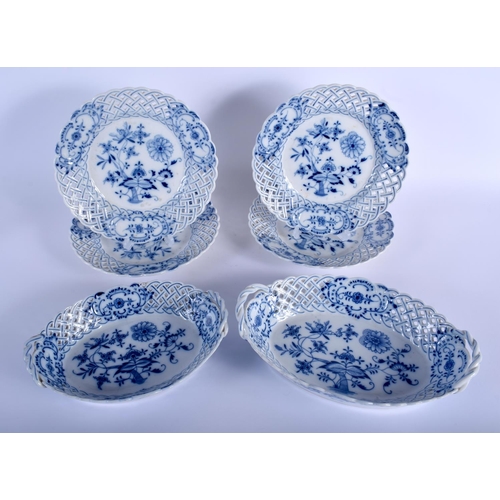 71 - A COLLECTION OF MEISSEN BLUE AND WHITE PORCELAIN  painted with the onion pattern. Largest 27 cm wide... 