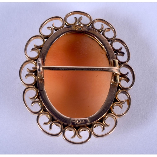 891 - A 9CT GOLD CAMEO BROOCH. 3.5 cm x 3 cm. 6.2 grams. 3 cm x 2.5 cm.