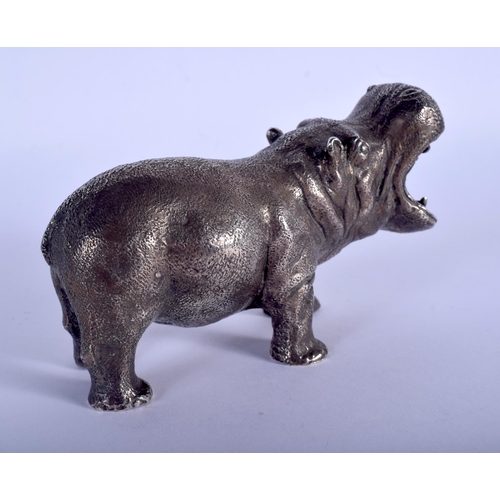 953 - A VINTAGE SILVER PLATED HIPPOPOTAMUS. 602 grams. 13 cm x 7 cm.