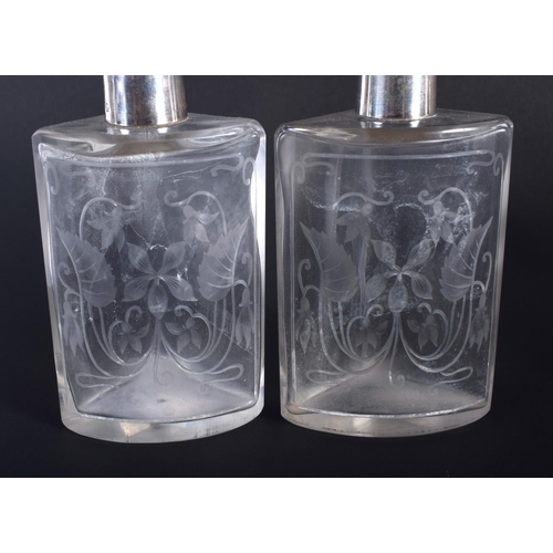 956 - A VINTAGE ENGRAVED GLASS FIVE SECTION SCENT BOTTLE HOLDER. Silver 184 grams. 13.5 cm x 9.5 cm. (5)