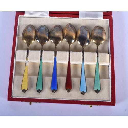 986 - FOUR CASED SILVER ITEMS Sheffield 1902, 1928, Birmingham 1959, Sheffield 1961. 220 grams overall. (q... 