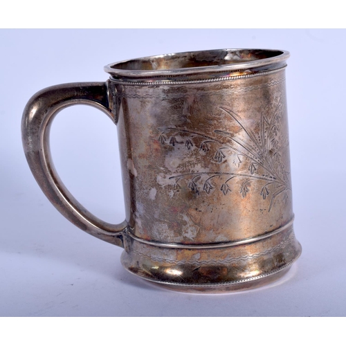 999 - A VINTAGE STERLING SILVER MUG. 94 grams. 10 cm x 8 cm.