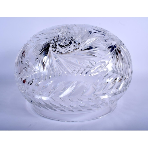 11 - A FINE ENGLISH CUT CRYSTAL MUSHROOM LAMP of floral form. 54 cm x 20 cm.