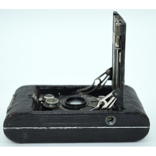 2529 - Three vintage cameras Ciro flex, Kodak and another (3).