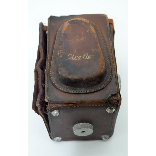 2529 - Three vintage cameras Ciro flex, Kodak and another (3).