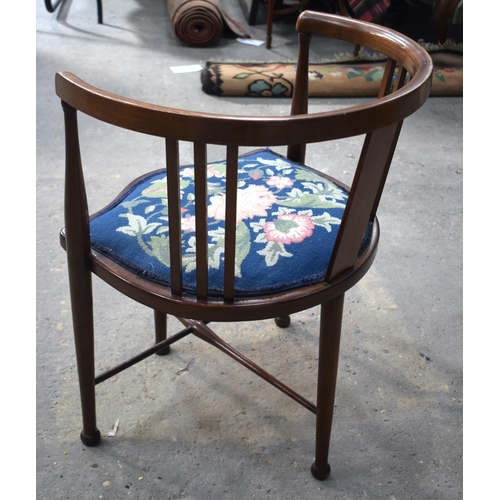2571 - AN EDWARDIAN ARTS AND CRAFTS STYLE CHAIR. 70 cm x 54 cm.