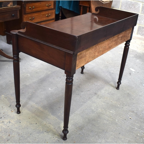 2581 - A GEORGE III MAHOGANY WRITING DESK upon slender legs. 105 cm x 65 cm.
