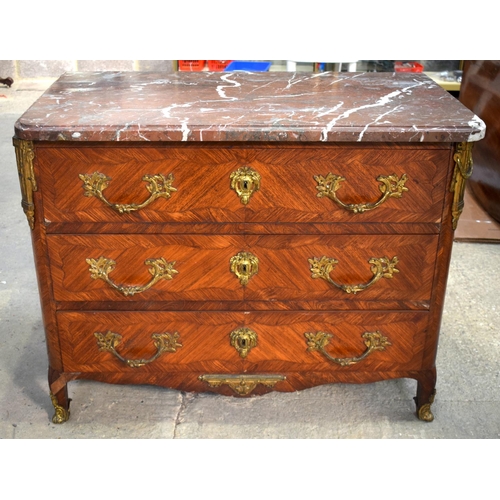 2587 - A LARGE 19TH CENTURY FRENCH KINGWOOD AND ORMOLU COMMODE with marble top and splayed feet. 102 cm x 8... 