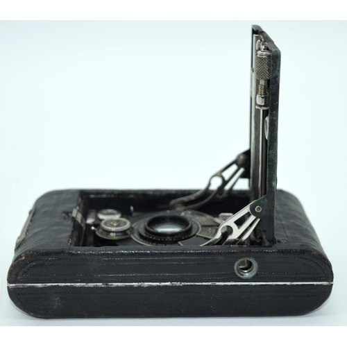 2529 - Three vintage cameras Ciro flex, Kodak and another (3).