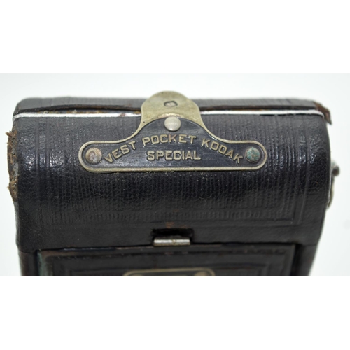 2529 - Three vintage cameras Ciro flex, Kodak and another (3).