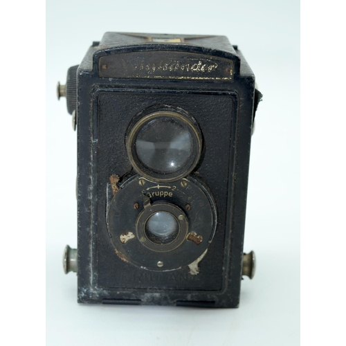 2529 - Three vintage cameras Ciro flex, Kodak and another (3).