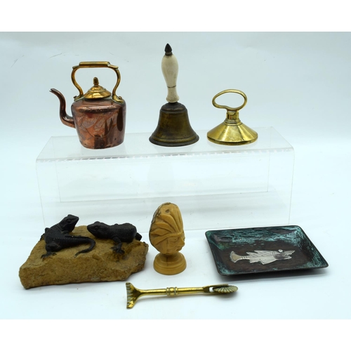2541 - A miscellaneous collection including miniature copper kettle,bronze bell,bronze tray etc 14cm (7).