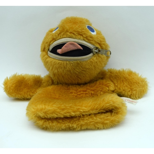 2543 - A collection of vintage soft toys and teddys Deans rag book, etc 34cm (4).