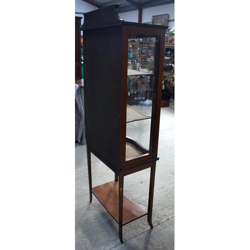 2570 - AN EDWARDIAN MAHOGANY DISPLAY CABINET. 150 cm x 53 cm.