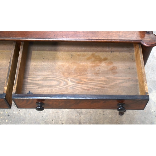 2581 - A GEORGE III MAHOGANY WRITING DESK upon slender legs. 105 cm x 65 cm.