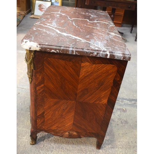 2587 - A LARGE 19TH CENTURY FRENCH KINGWOOD AND ORMOLU COMMODE with marble top and splayed feet. 102 cm x 8... 