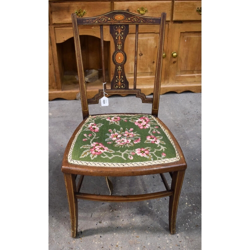 2605 - AN EDWARDIAN MAHOGANY ART NOUVEAU CHAIR. 79 cm x 43 cm.