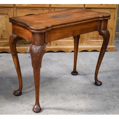 2609 - A RARE EARLY 19TH CENTURY ANGLO INDIAN COLONIAL CARD TABLE with folding top upon acanthus capped fin... 