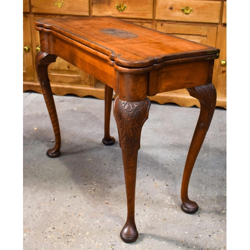 2609 - A RARE EARLY 19TH CENTURY ANGLO INDIAN COLONIAL CARD TABLE with folding top upon acanthus capped fin... 