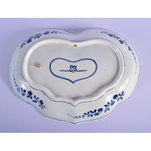 172 - Worcester kidney-shaped dish decorated with the K'ang Hsi Lotus pattern with petal-shaped panels of ... 