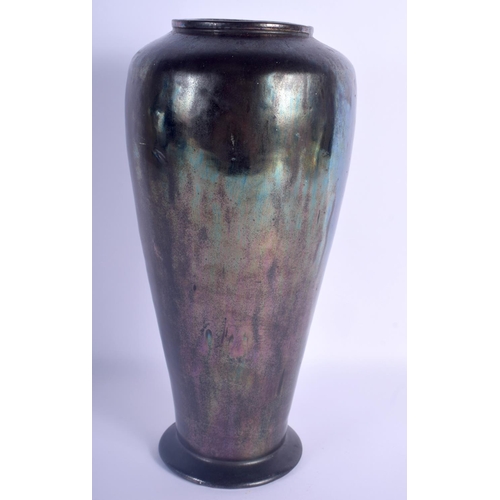 18 - AN UNUSUAL EARLY 20TH CENTURY IRIDESCENT FAVRILLE TYPE POTTERY VASE in the manner of Tiffany & Co. 3... 
