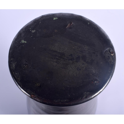 18 - AN UNUSUAL EARLY 20TH CENTURY IRIDESCENT FAVRILLE TYPE POTTERY VASE in the manner of Tiffany & Co. 3... 