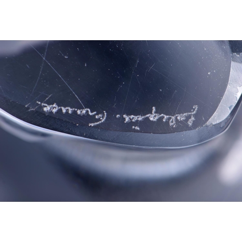 315 - A PAIR OF FRENCH LALIQUE GLASS BIRDS. 13 cm x 13 cm.