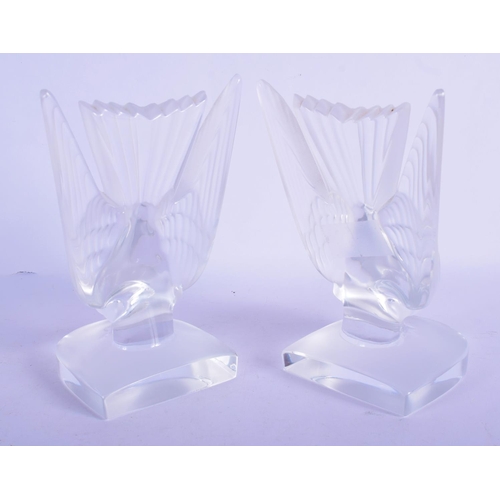 320 - A PAIR OF FRENCH LALIQUE GLASS BIRDS. 17 cm x 8 cm.
