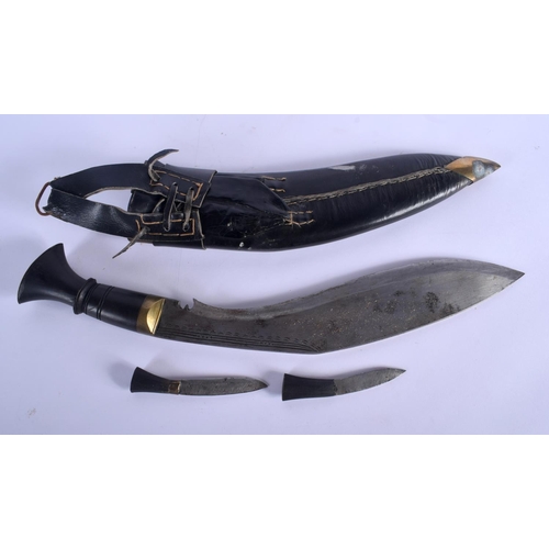 358 - A 19TH CENTURY ANGLO INDIAN SANDALWOOD CASKET together with a similar tray and two kukri daggers. La... 