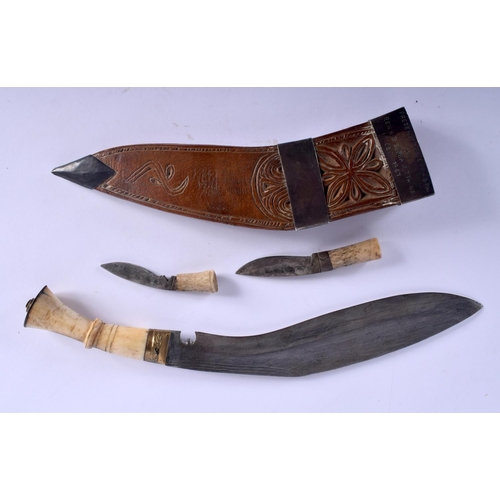 358 - A 19TH CENTURY ANGLO INDIAN SANDALWOOD CASKET together with a similar tray and two kukri daggers. La... 