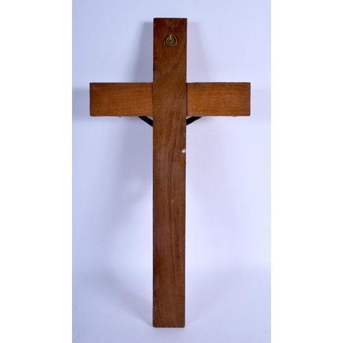 385 - AN ANTIQUE EUROPEAN CARVED WOOD AND SILVERED METAL CORPUS CHRISTI. 45 cm x 22 cm.