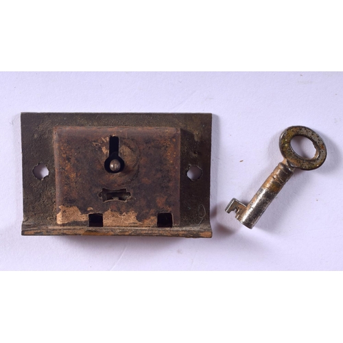 423 - A RARE 19TH CENTURY RECTANGULAR CARVED WOOD CASKET overlaid with printed scrap book motifs. 30 cm x ... 