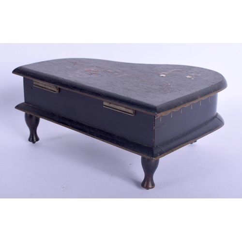 443 - A GEORGE III COUNTRY HOUSE BLACK LACQUER FAN decorated with Chinese figures, together with a painted... 