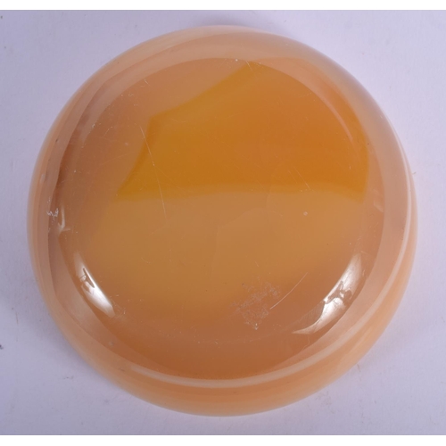 448 - AN EARLY 20TH CENTURY MIDDLE EASTERN CARVED AGATE CIRCULAR BOWL of naturalistic form. 11 cm diameter... 