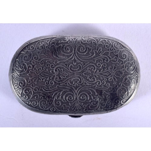 460 - A CHARMING 19TH CENTURY PEWTER EQUESTRIAN SNUFF BOX decorated with foliage. 5.75 cm x 3 cm.
