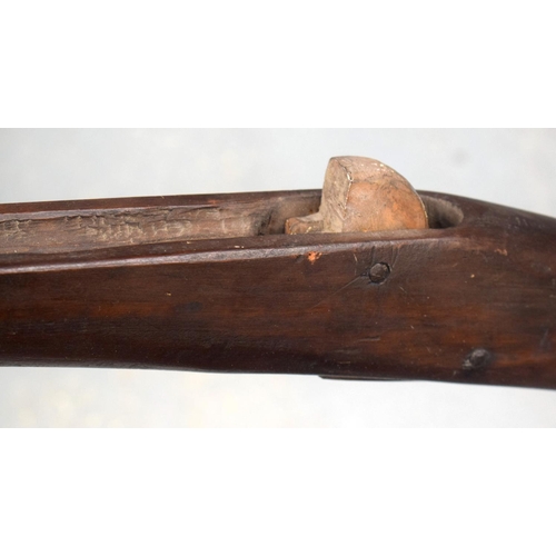 462 - A VICTORIAN CROSS BOW with later fittings. 120 cm x 125 cm.