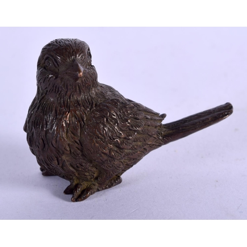 1001 - A JAPANESE BRONZE BIRD OKIMONO. 115 grams. 5.5 cm x 3.75 cm.