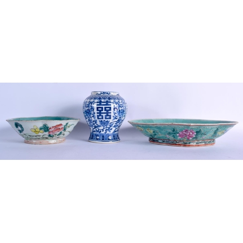 1005 - AN EARLY 20TH CENTURY CHINESE FAMILLE ROSE BOWL Late Qing/Republic, together with a bowl and vase. L... 