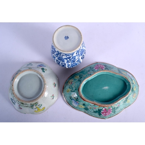 1005 - AN EARLY 20TH CENTURY CHINESE FAMILLE ROSE BOWL Late Qing/Republic, together with a bowl and vase. L... 