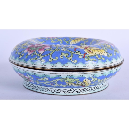 1017 - AN EARLY 20TH CENTURY CHINESE CANTON ENAMEL BOX AND COVER Late Qing/Republic. 12 cm wide.