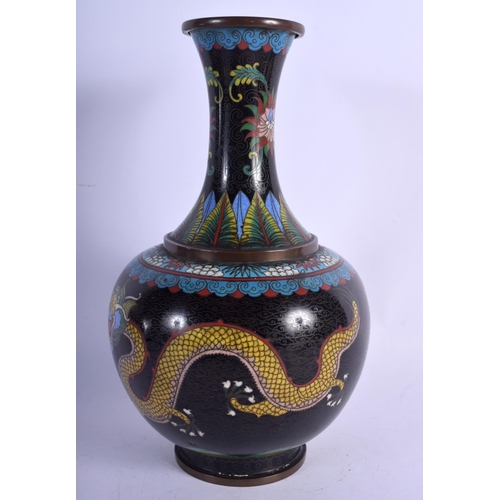 1022 - AN EARLY 20TH CENTURY CHINESE CLOISONNE ENAMEL DRAGON VASE Late Qing/Republic. 25 cm x 14 cm.