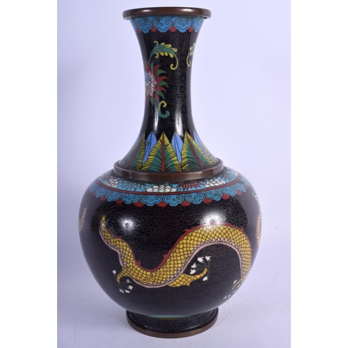 1022 - AN EARLY 20TH CENTURY CHINESE CLOISONNE ENAMEL DRAGON VASE Late Qing/Republic. 25 cm x 14 cm.