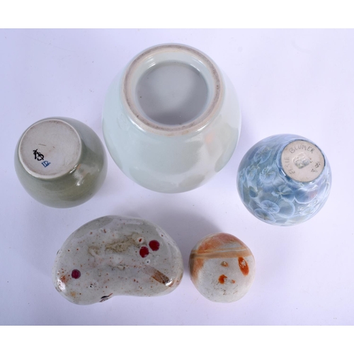 103 - AN ELIS BLUMER CRYSTALLINE GLAZED VASE together with four other studio ceramics. Largest 14 cm high.... 