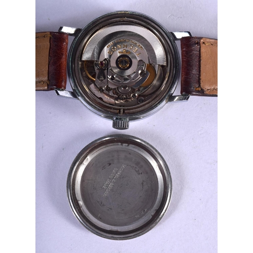 1034 - A CYMA NAVYSTAR WRISTWATCH.  Dial4cm inc crown, weight 43g