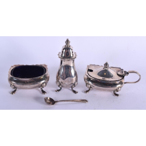 1075 - A CASED SILVER CRUET SET.  Hallmarked Birmingham 1938, weight (inc liners) 143g (4)