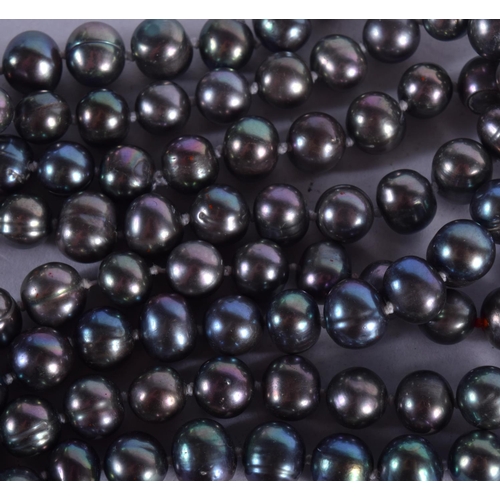 1089 - A GREY PEARL NECKLACE.  124cm long, weight 91g