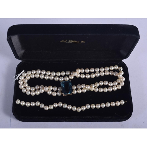 1172 - A GOLD AQUAMARINE AND PEARL NECKLACE. 75 grams. Approx. 36 cm long.